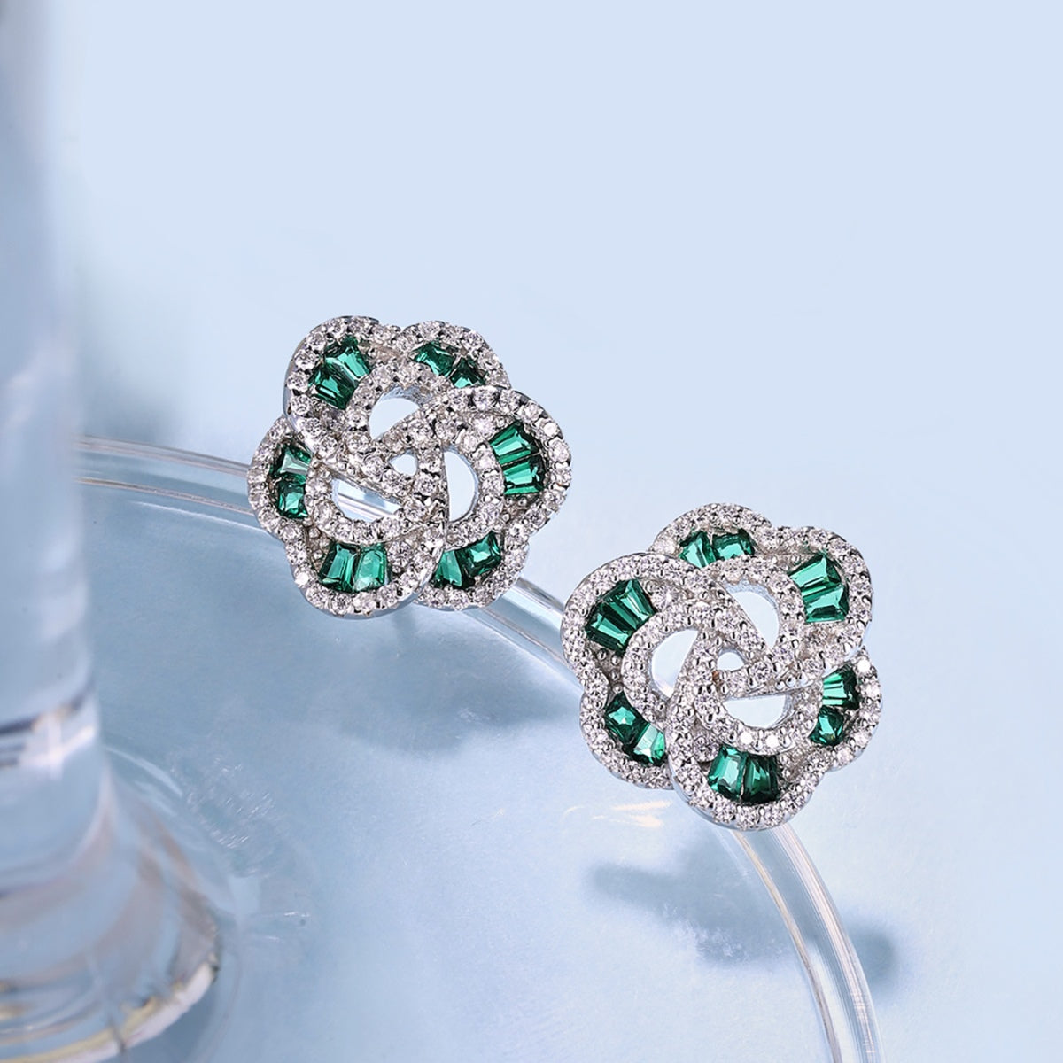 [AuraEcho]Exquisite Flower Shape Daily Earrings