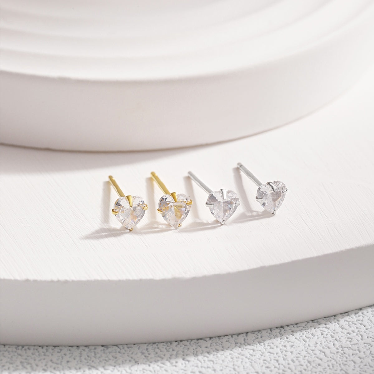 [AuraEcho]Sparkling Heart Shaped Simple Earrings
