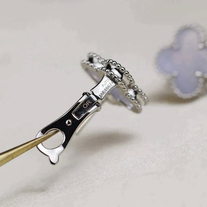 [AuraEcho]CLOVER MEDIUM 1 MOTIFS  WHITE MOP EARRINGS SILVER