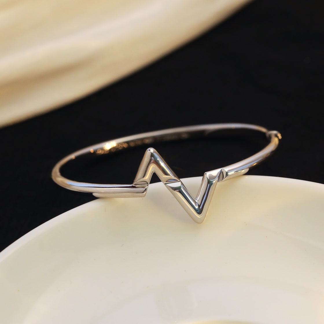 [AuraEcho]VOLTE UPSITE DOWN BRACELET