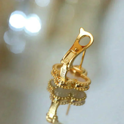 [AuraEcho]CLOVER MEDIUM 1 MOTIFS  WHITE MOP STUD EARRINGS