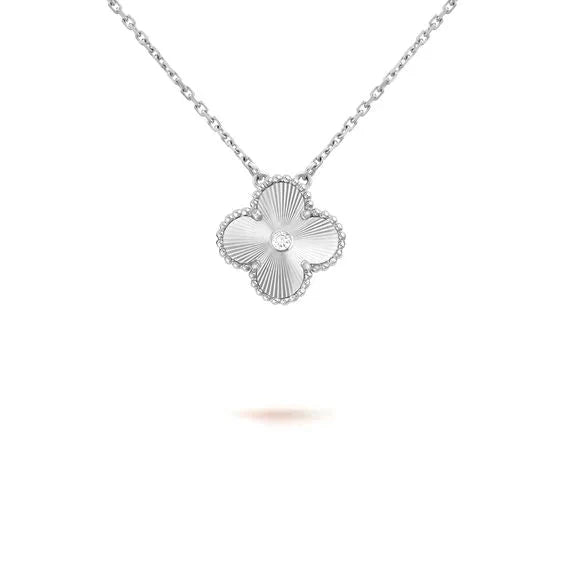 [AuraEcho]CLOVER  15MM DIAMOND LASER NECKLACE SILVER