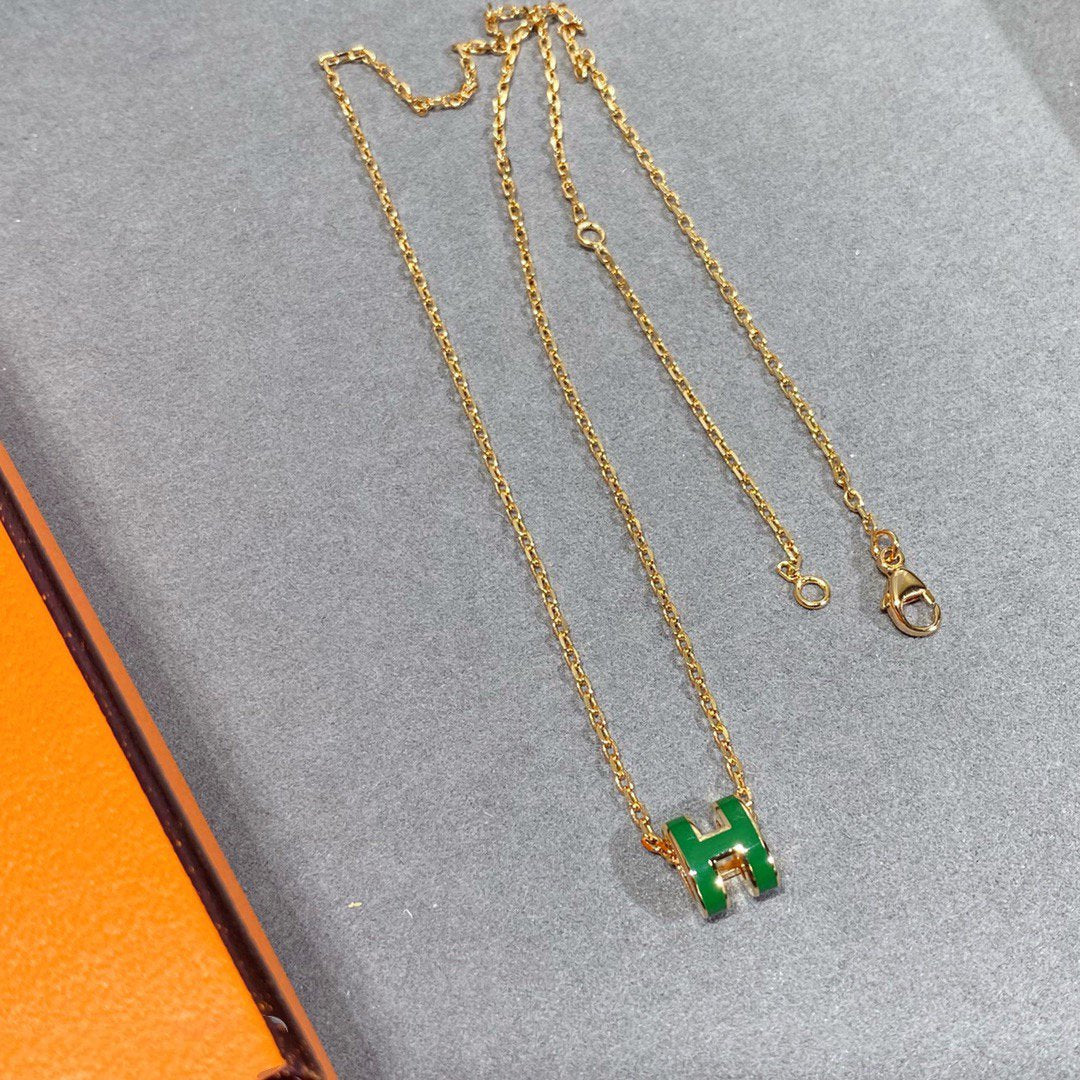 [AuraEcho]POP H GREEN NECKLACE SILVER AND GOLD