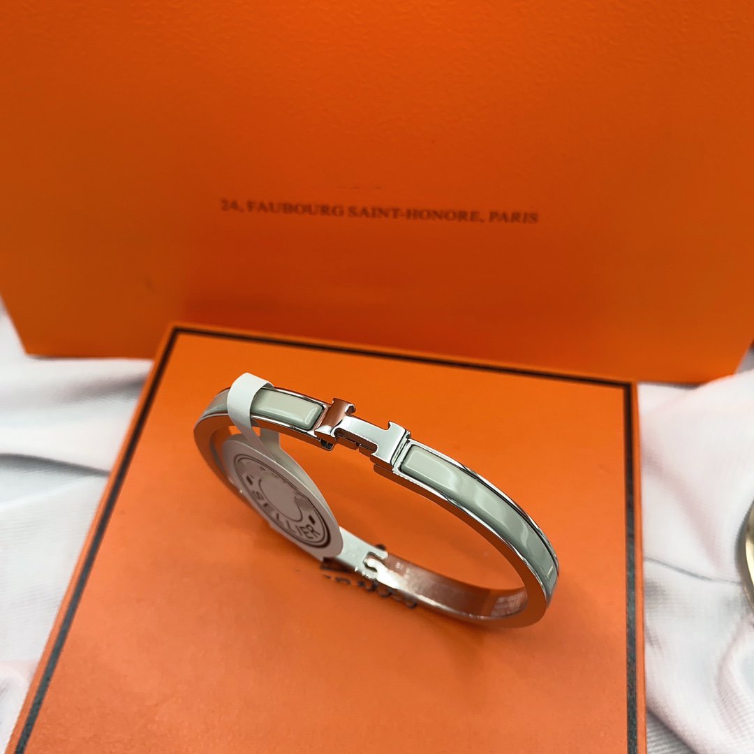 [AuraEcho]CLASSIC HM CLIC GREEN 8MM ENAMEL BRACELET