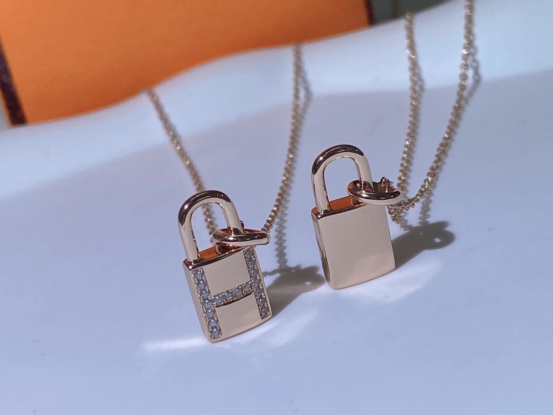 [AuraEcho]HM ADVANCED NICHE LOCK HEAD NECKLACE DIAMONDS